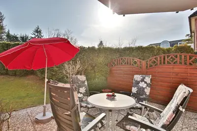 Ein Garten an der Unterkunft Haus Parkblick, Timmendorfer Strand Haus Parkblick Appartement 04