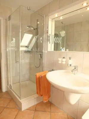 Ein Badezimmer in der Unterkunft Domizil Strandburg Domizil Strandburg Appartement 27 Toscana