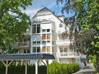 Das Gebäude in dem sich die Ferienwohnung befindet
