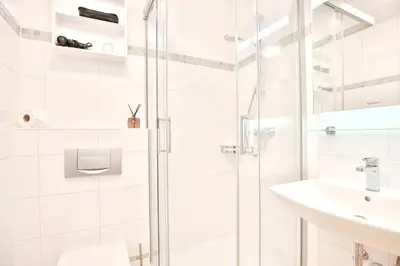 Ein Badezimmer in der Unterkunft Am Rosenhain 23 Am Rosenhain 23 Appartement 02
