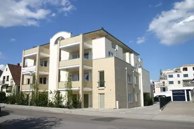 Das Gebäude in dem sich die Ferienwohnung befindet