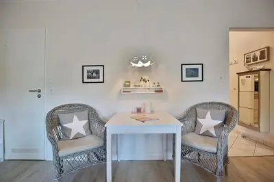 Ein Sitzbereich in der Unterkunft Haus Wolburgstraße Haus Wolburgstrasse Appartement 12