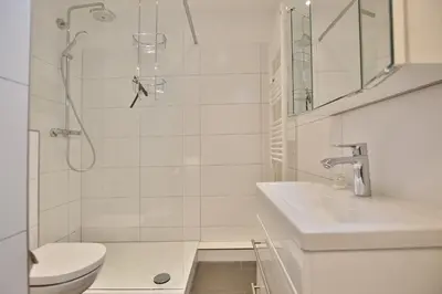 Ein Badezimmer in der Unterkunft Haus Kastanienallee 3 Haus Kastanienallee 3 Appartement 8