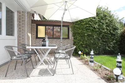 Ein Garten an der Unterkunft Emmas Seeappartements Emmas Seeappartements 02