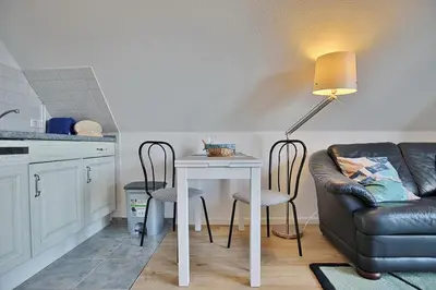 Ein Sitzbereich in der Unterkunft Gorch-Fock-Straße 20a Gorch-Fock-Straße 20a Appartement 3