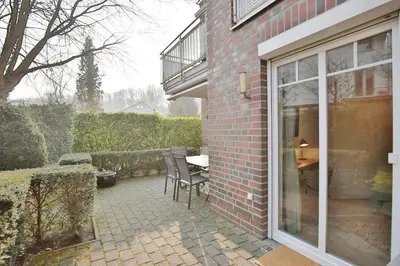 Ein Garten an der Unterkunft Villa am Meer Strandallee 48, App 04
