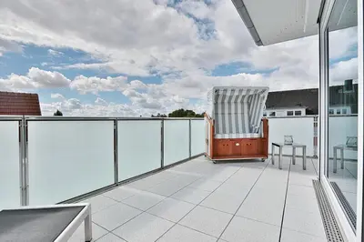 Ein Balkon oder eine Terrasse in der Unterkunft Haus Wolburgstraße 1 Haus Wolburgstraße 1a Penthouse Haifisch Appartement 5