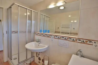 Ein Badezimmer in der Unterkunft Hanseaten Residenz Hanseaten-Residenz Appartement 8