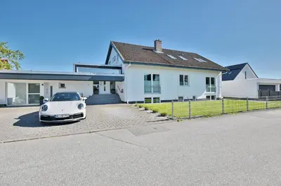 Das Gebäude in dem sich die Ferienwohnung befindet