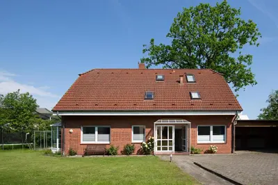 Das Gebäude in dem sich die Ferienwohnung befindet
