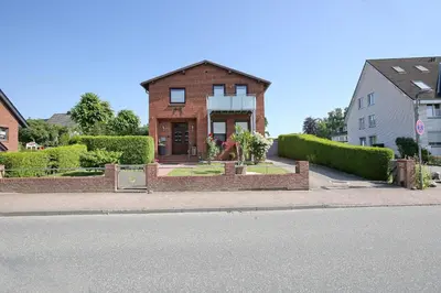 Das Gebäude in dem sich die Ferienwohnung befindet