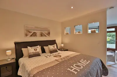 Ein Bett oder Betten in einem Zimmer der Unterkunft Appartementanlage Birkenweg Appartement 15