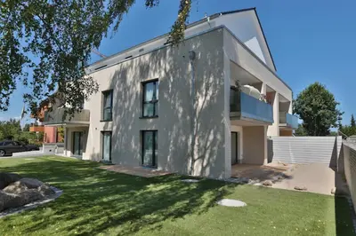 Das Gebäude in dem sich die Ferienwohnung befindet