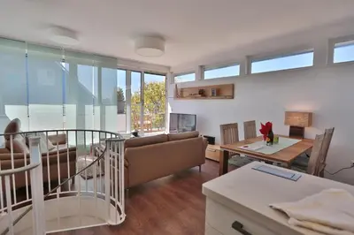 Ein Sitzbereich in der Unterkunft Haus Hansastrasse 2 Haus Hansastrasse 2 Appartement 11 Ostseeglück