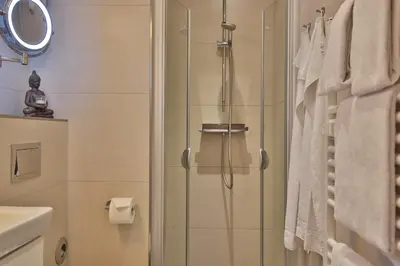 Ein Badezimmer in der Unterkunft Hanseat am Hang 3 - 5 Strandhafer Appartement 5