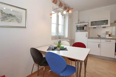 Küche/Küchenzeile in der Unterkunft Haus Seestraße Haus Seestraße Appartement 5