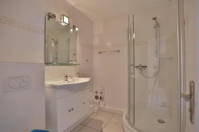 Ein Badezimmer in der Unterkunft Haus am Ahornweg 5 Haus am Ahornweg 5 Appartement 12
