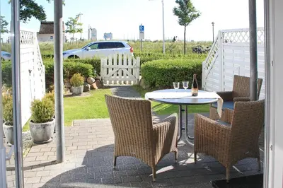 Ein Garten an der Unterkunft Strandvilla Strandvilla Appartement 3