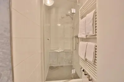 Ein Badezimmer in der Unterkunft Villa Schöneck Villa Schöneck Appartement 2