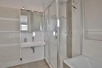 Ein Badezimmer in der Unterkunft Residenz Alte Bergstraße Residenz Alte Bergstrasse Appartement 21