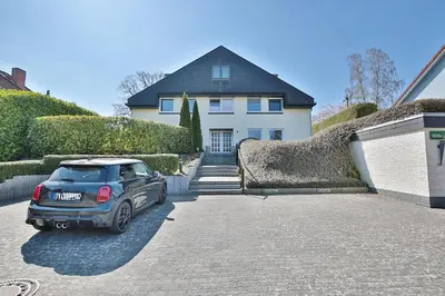 Das Gebäude in dem sich die Ferienwohnung befindet