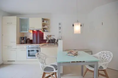 Küche/Küchenzeile in der Unterkunft Haus Küstenkinder Haus Küstenkinder Marie Appartement 1