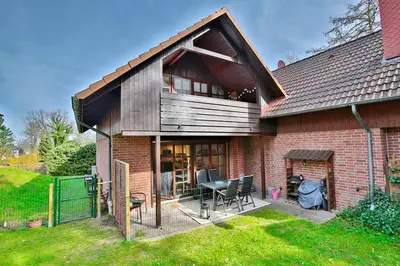 Das Gebäude in dem sich das Ferienhaus befindet