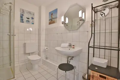 Ein Badezimmer in der Unterkunft Feriendomizil Strandblick Feriendomizil Strandblick Appartement 2 MeerSonne