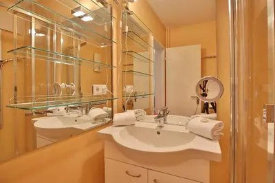 Ein Badezimmer in der Unterkunft Gorch Fock Ring Strand und Meer Appartement 1