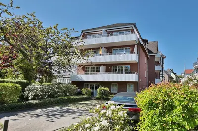 Das Gebäude in dem sich die Ferienwohnung befindet