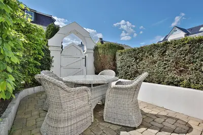 Ein Garten an der Unterkunft Villa Schöneck Villa Schöneck Appartement 1