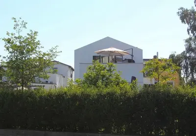 Das Gebäude in dem sich das Ferienhaus befindet