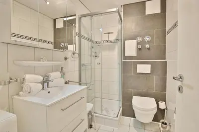 Ein Badezimmer in der Unterkunft Residenz Alte Bergstraße Residenz Alte Bergstrasse Appartement 9