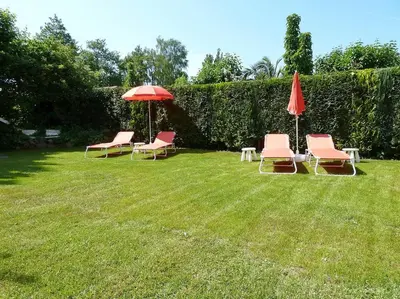Ein Garten an der Unterkunft Residenz Strandnah Residenz Strandnah Appartement 1