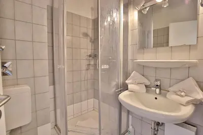 Ein Badezimmer in der Unterkunft Strandburg Strandburg Appartement 1