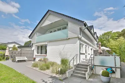 Das Gebäude in dem sich die Ferienwohnung befindet