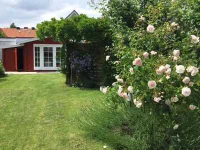 Ein Garten an der Unterkunft Komfort Ferienwohnung Kroemer Timmendorfer Strand