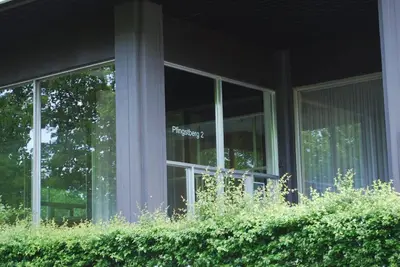 Ein Garten an der Unterkunft Oase mit Meerblick, Schwimmbad & nahe Hansapark, kostenlos Parken