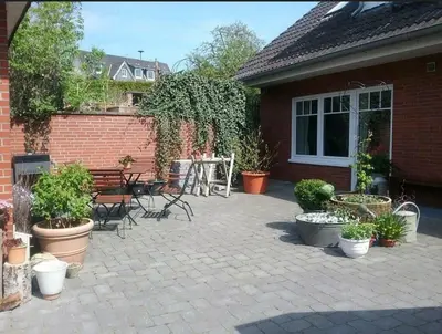 Ein Garten an der Unterkunft Liebevoller Landhaustraum