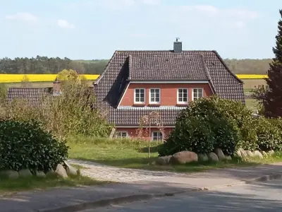 Das Gebäude in dem sich die Ferienwohnung befindet