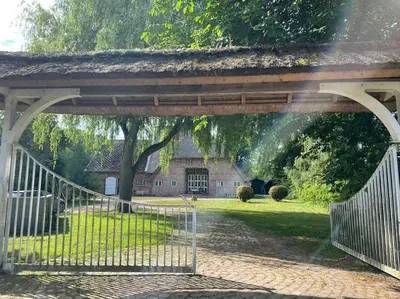 Ein Garten an der Unterkunft Idyllische Ferienwohnung auf dem Land