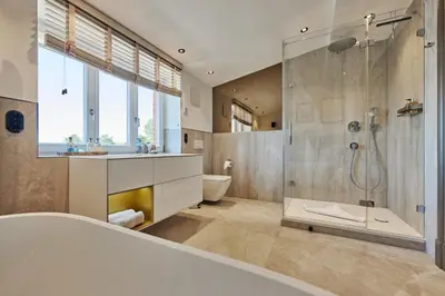 Ein Badezimmer in der Unterkunft Goldmädchen 93 - Honeymoon Suite