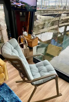 Ein Sitzbereich in der Unterkunft Hausboot mit Traumlage in Lübeck-Travemünde
