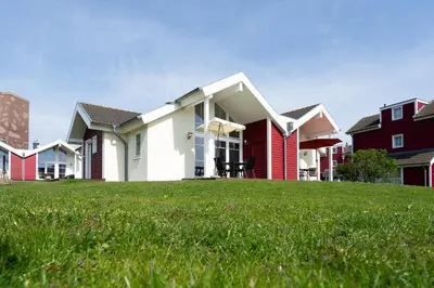 Das Gebäude in dem sich das Ferienhaus befindet