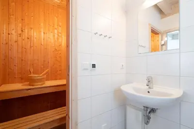 Ein Badezimmer in der Unterkunft Strandpark Sierksdorf H090
