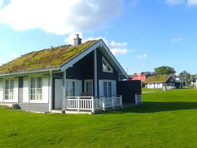 Das Gebäude in dem sich das Ferienhaus befindet