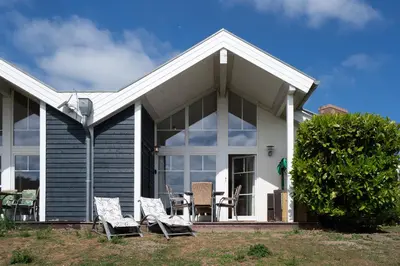 Das Gebäude in dem sich das Ferienhaus befindet