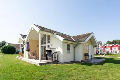 Das Gebäude in dem sich das Ferienhaus befindet