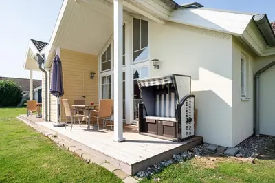 Das Gebäude in dem sich das Ferienhaus befindet