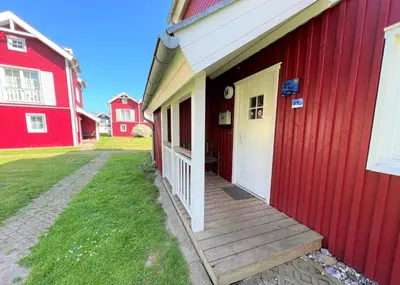 Das Gebäude in dem sich das Ferienhaus befindet